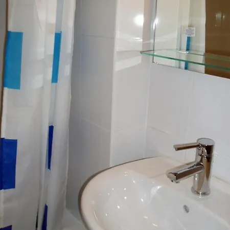Apartamento Apartamento Na 1.o Linha Da Da Rocha *